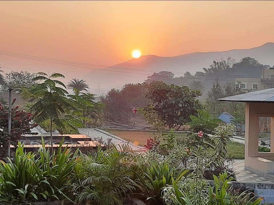 Royal Meadows - Igatpuri Bungalow C Eksteriør billede